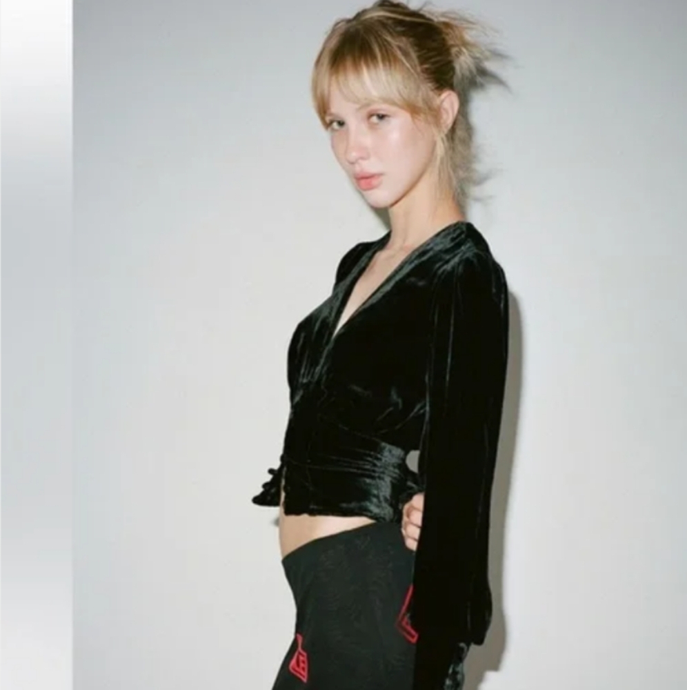 Realisation Par Kaia Black Velvet Top